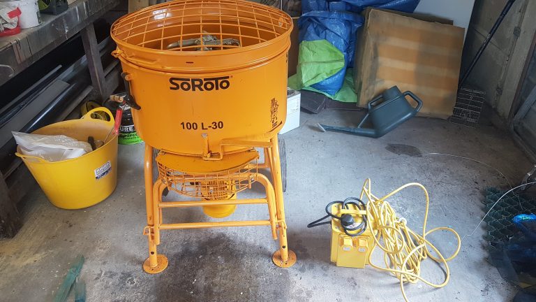 Soroto 100L Forced Action Mixer