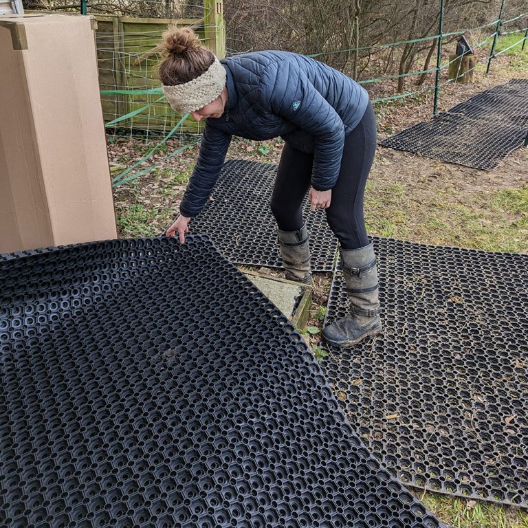 2 - Unboxing Rubber Grass Mats