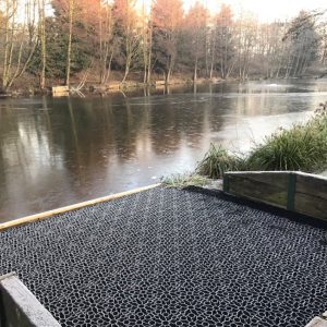 X-Grid-Swim-Installed-at-Churchwood-Fisheries